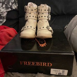 Freebird beige grace size 6